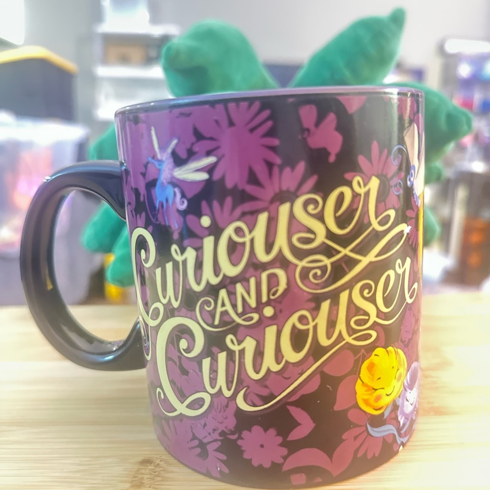 Disney Curiouser and Curiouser Mug Alice in Wonderland 20 oz Mug - Picture 4 of 9